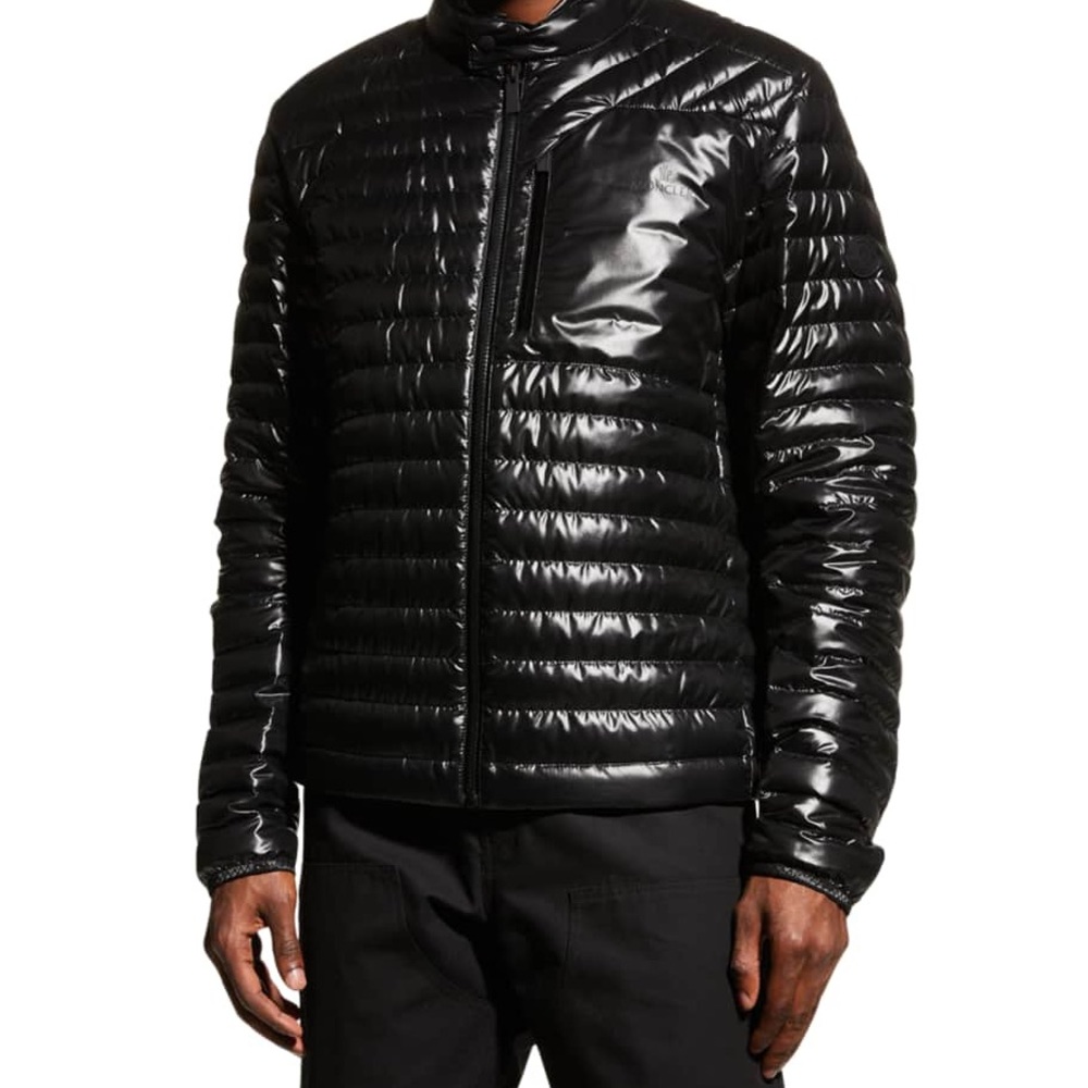 Moncler men’s classic puffer jacket. SZ 5 NWT